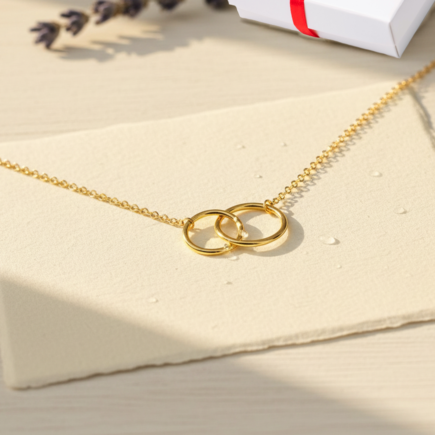 "Eternal Love Circle Necklace - Perfect Gift for Her"