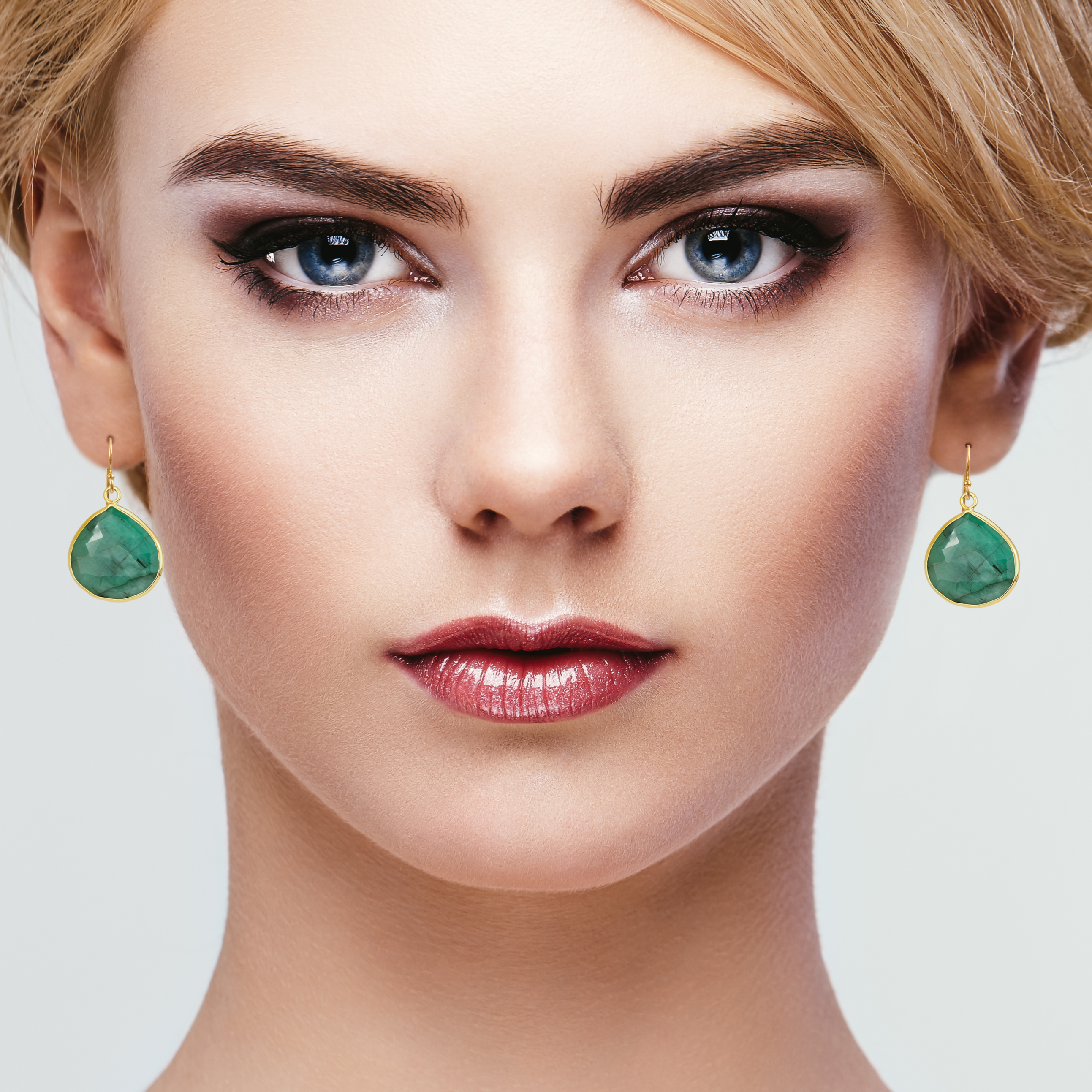 Raw Emerald Earrings Gold, May Birthstone Earrings, Jewelry Trends, Green Stone Earrings Dangle, Semi Precious Stone, Statement Earring Gift